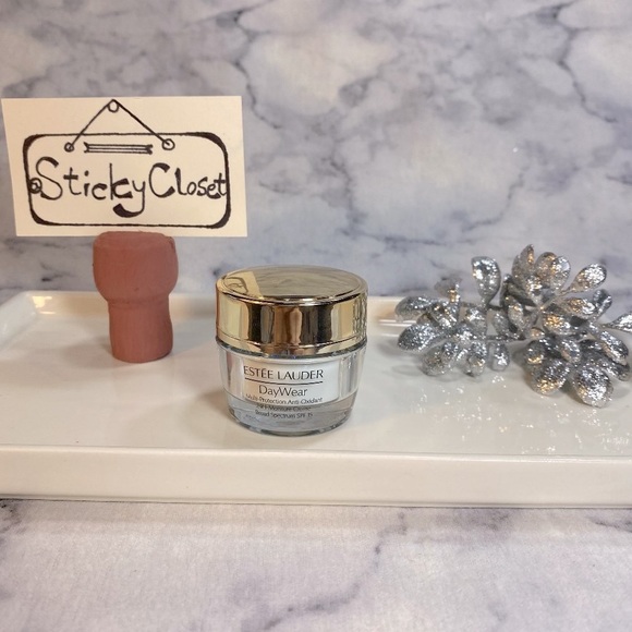 Estee Lauder Other - Estee Lauder DayWear Multi-protection Anti-Oxidant Moist Creme, NEW - Mini 15 ml